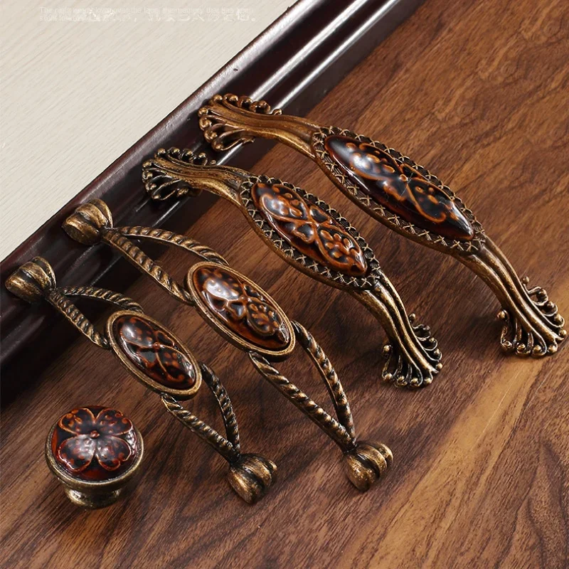 MELPulls Bronze Vintage Porte Foy, Noble Antique, Cuisine Foy, Meubles Rétro