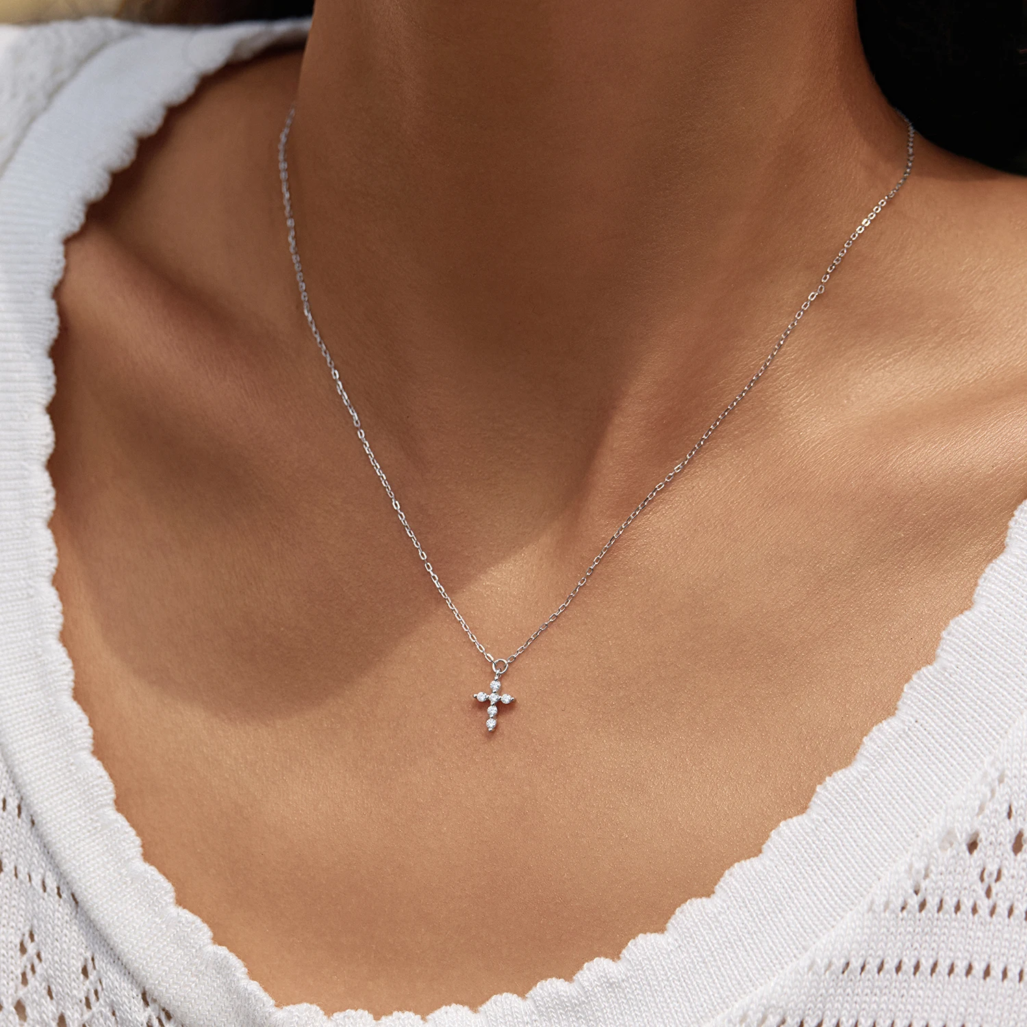 MODIAN D Color Moissanite Pendant Necklace 925 Sterling Silver Tiny Cross Cross Chain Minimalist Fine Jewelry Gift Box For Women