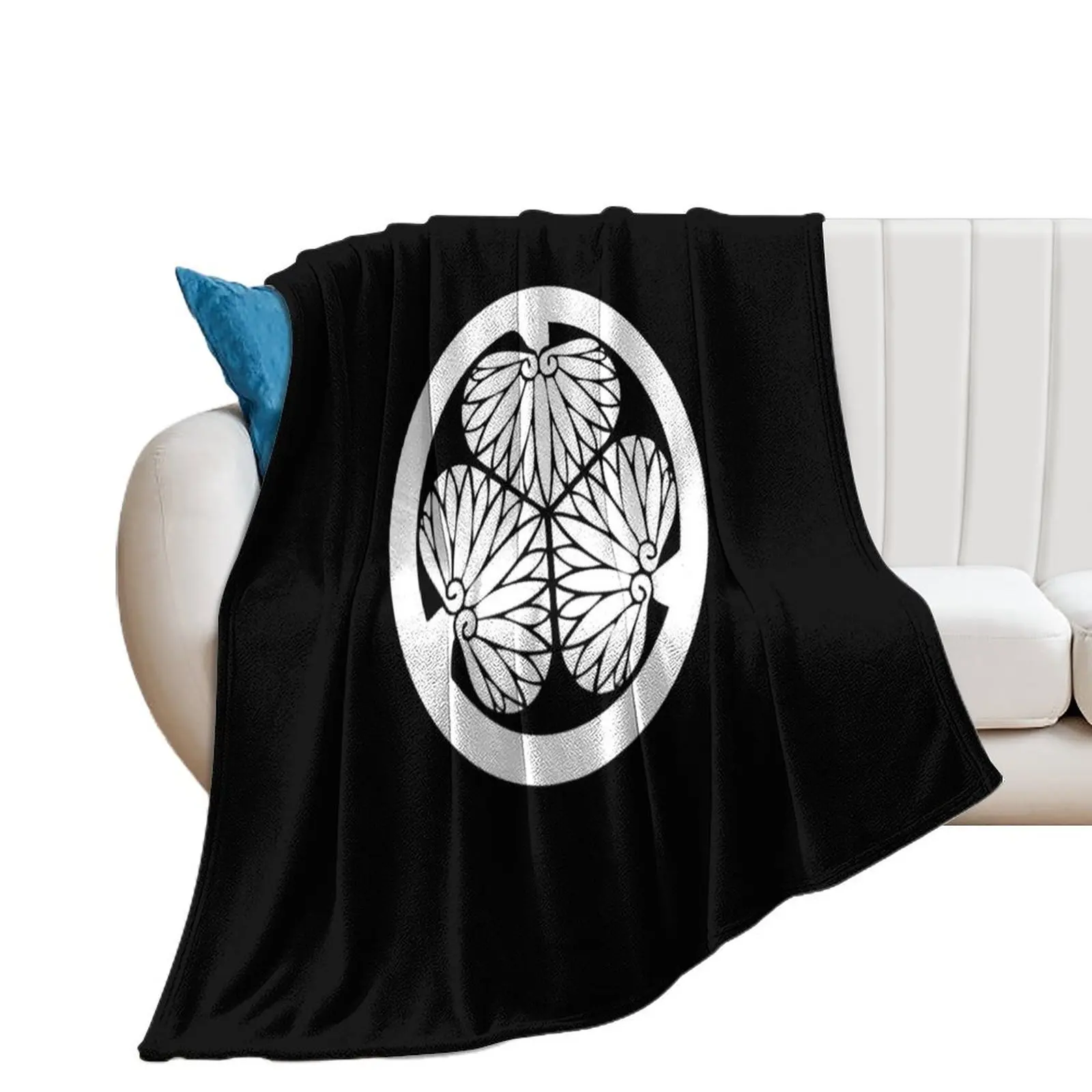 Tokugawa Kamon/Mon White/Black Throw Blanket Sofas For Baby Bed Fashionable Blankets