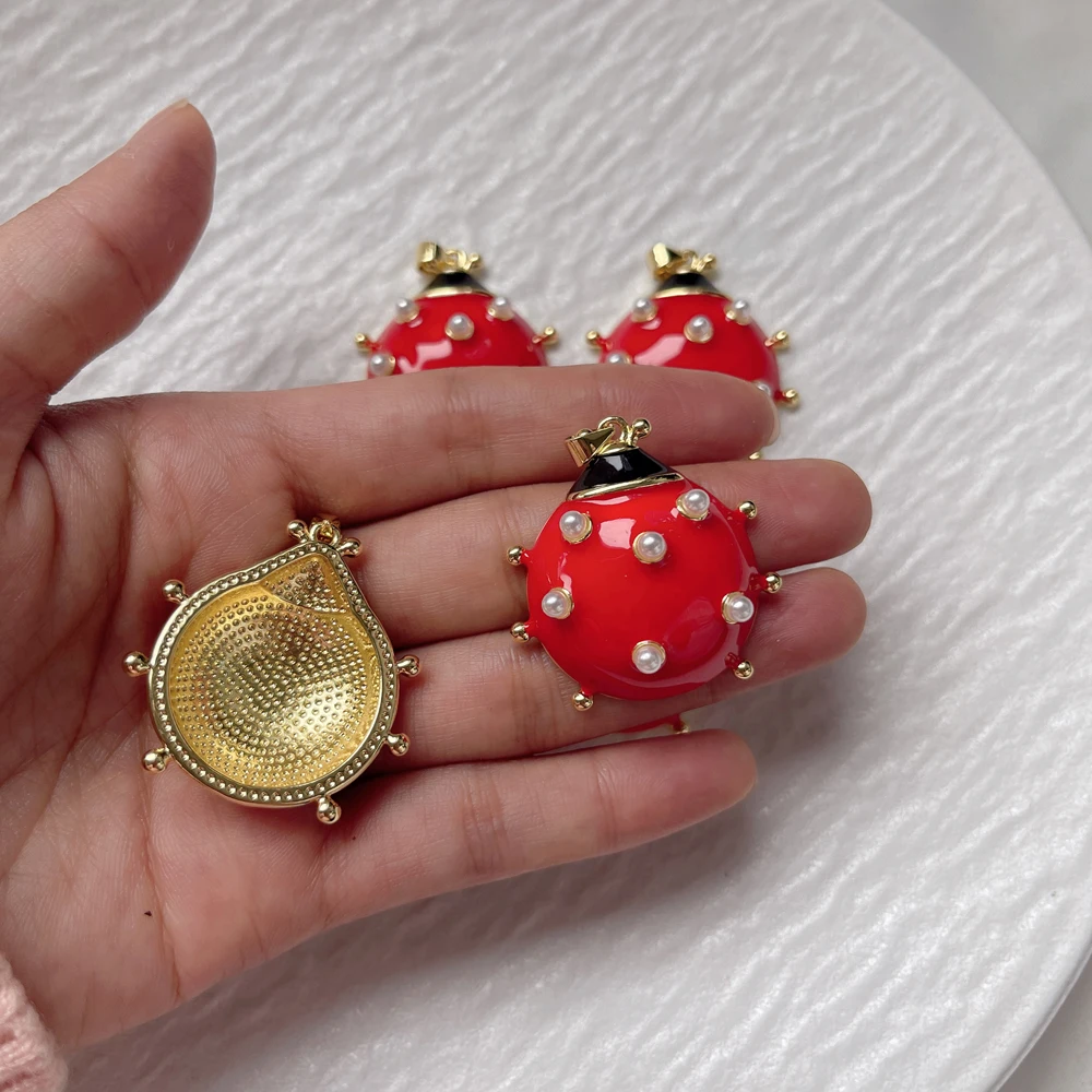 5 pcs/lot Cute Insect Jewelry Gift Red Enamel Ladybug Gold Plated Brass with Pearl Details Charm Pendant for Necklace