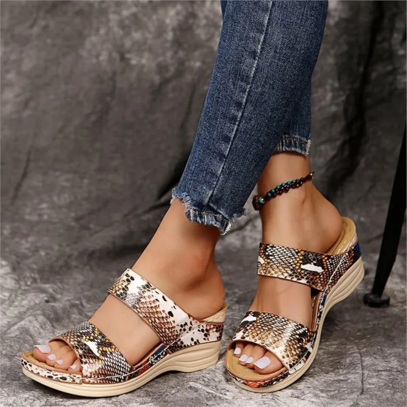 

New Women's Sandals Slope Heel Snake Pattern Sandals For Women Sandalias Plataformas Mujer Sandalias Femininas Sandales Femelles