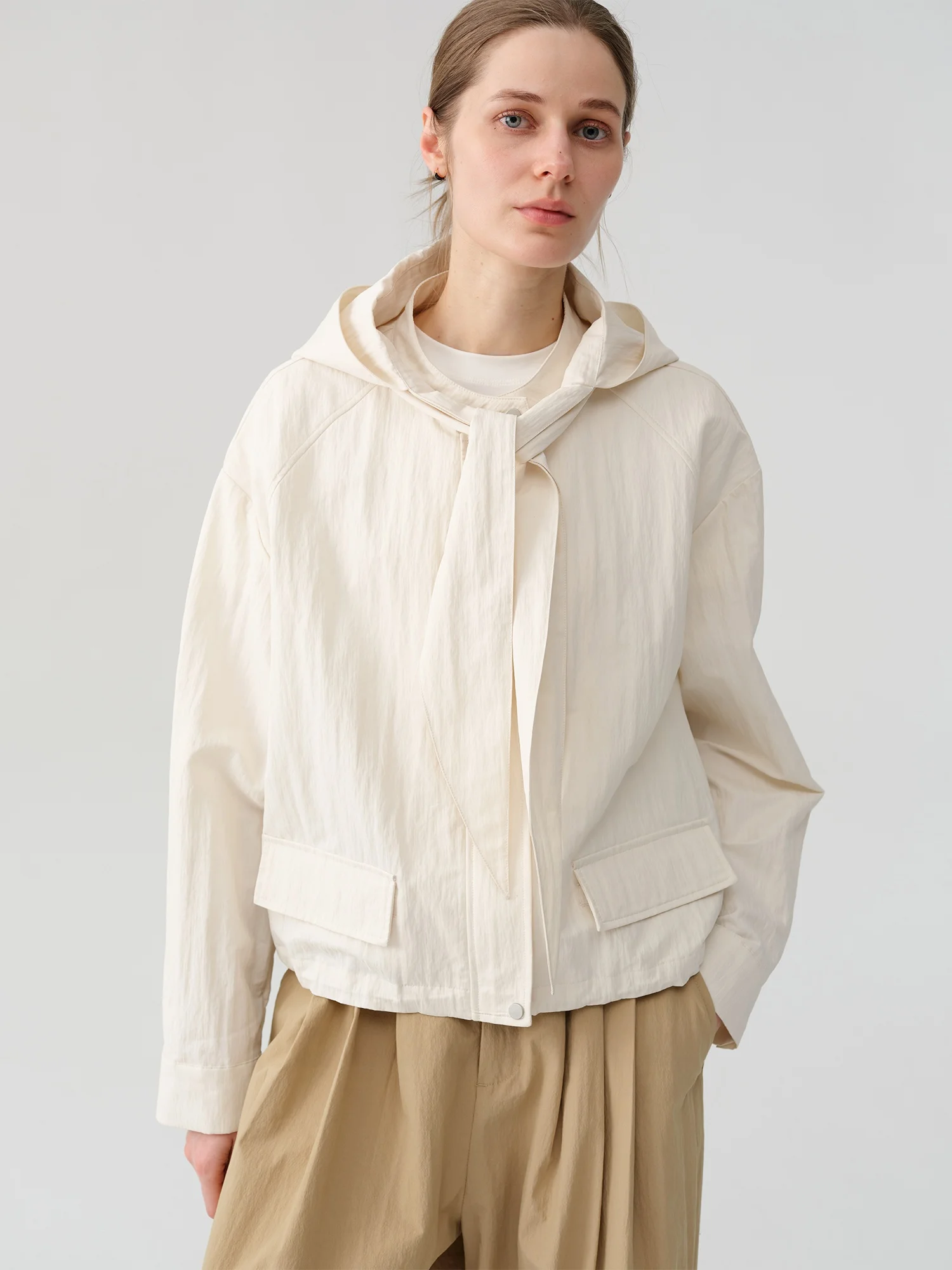 

Chalomon Casual Hooded Jacket Women's Detachable Spring New Loose Fit Short Outerwear Polyester/Nylon Composite Fiber