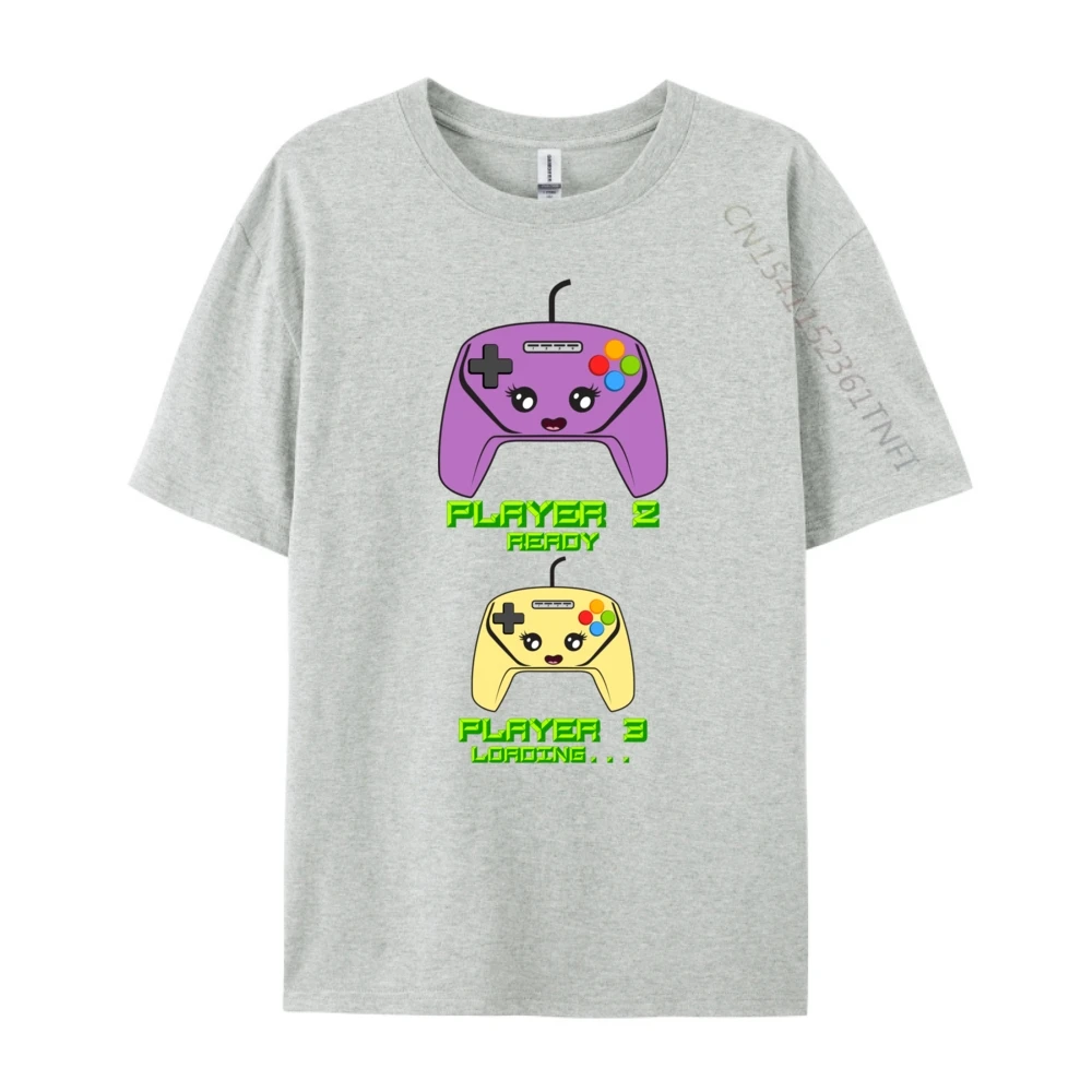 Player 2 Ready Player 3 Loading Gamer ألعاب الكمبيوتر تي شيرت جرافيك أزرق وأبيض تي شيرت جرافيك تي شيرت مجنون