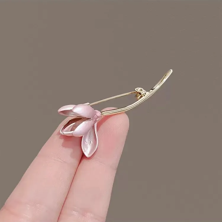 Hanfu Brooch Pin High-End Women's Retro Court Exquisite Light Powder Lotus Collar Pin Accessories Temperament Design Sense Suit
