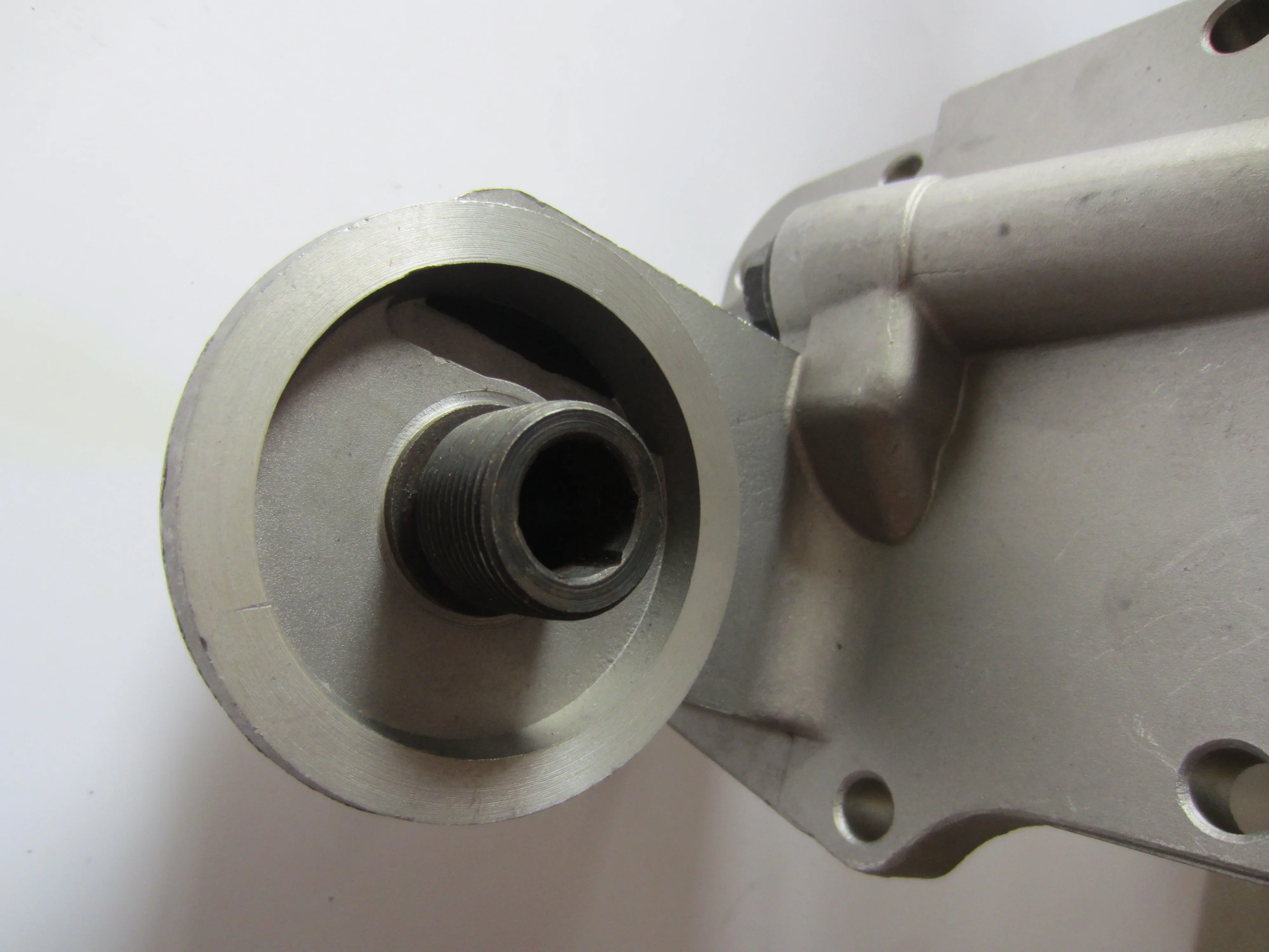 정품 엔진 부품 6BT 엔진 오일 필터 헤드 3918954