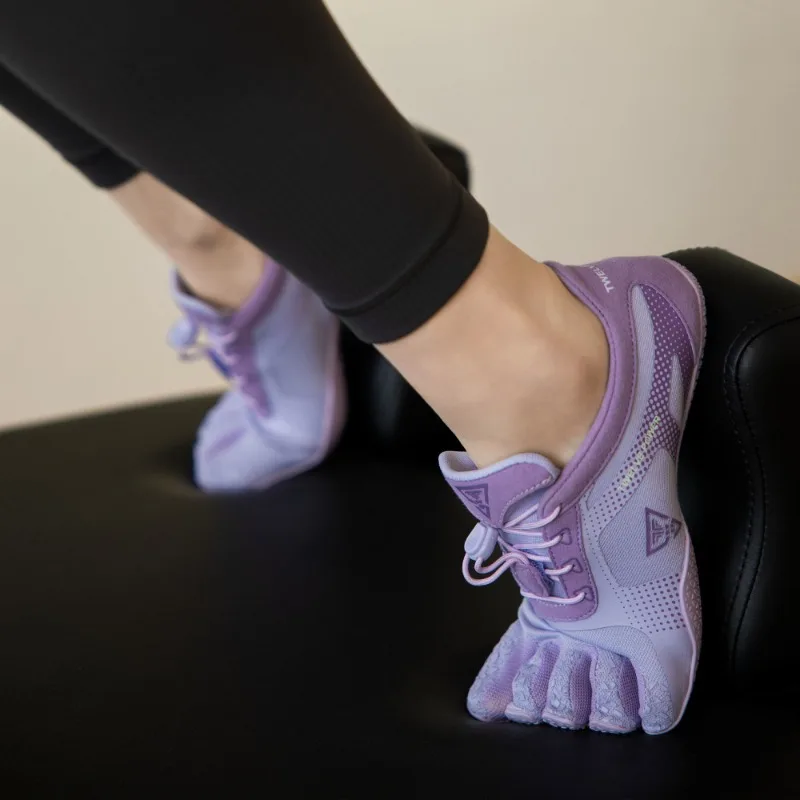 

2025 New Luxury Ladies Weight Lifting Training Shoes Indoor Yoga Fitness Sneakers Comfortable Non-slip Soft-soled Dance Shoe