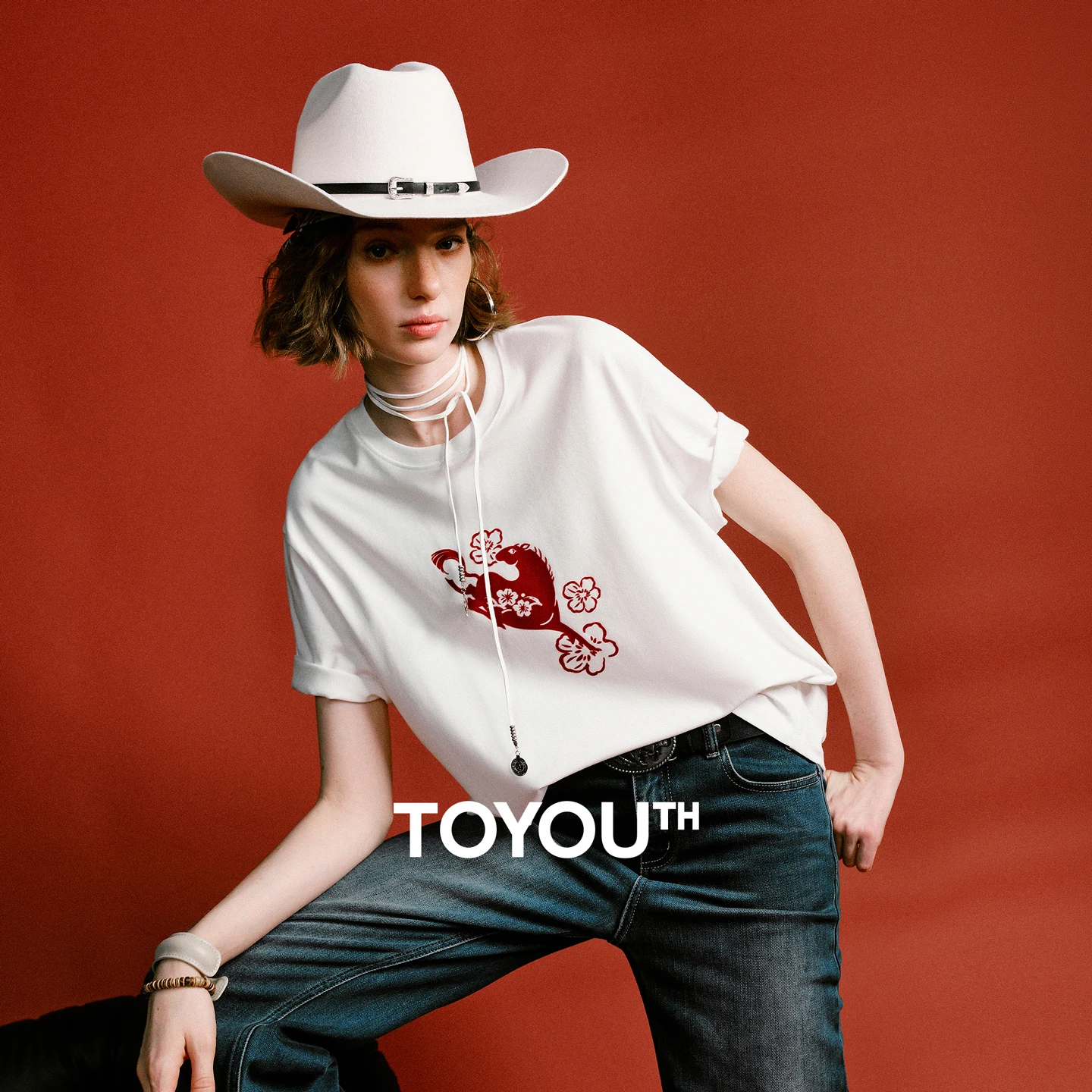 

TOYOUTH женская высококачественная хлопковая футболка, осень 2022, Новый год лошади серии, топ с флокированным принтом и базовым слоем