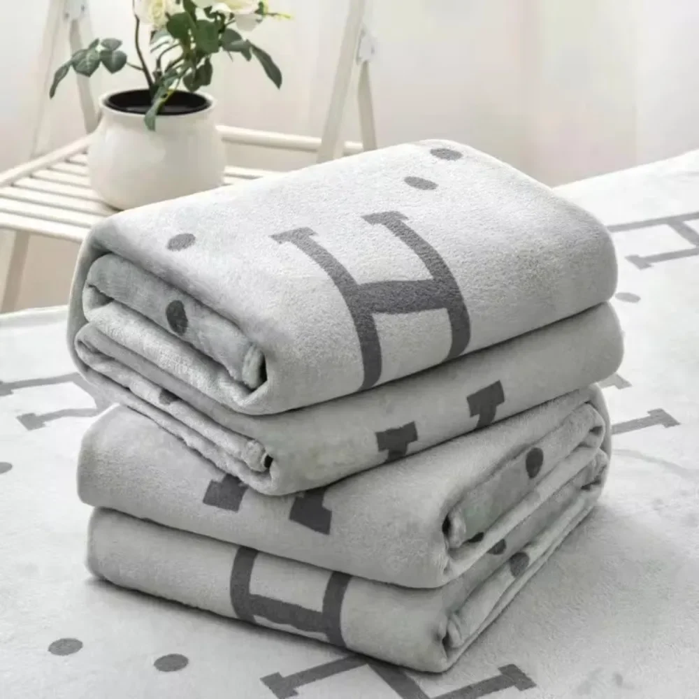 Four Seasons Blanket Air Conditioning Blanket Sheet  Cover Blanket Sheet Dual Purpose Flannel Blanket Sofa Throw Blanket