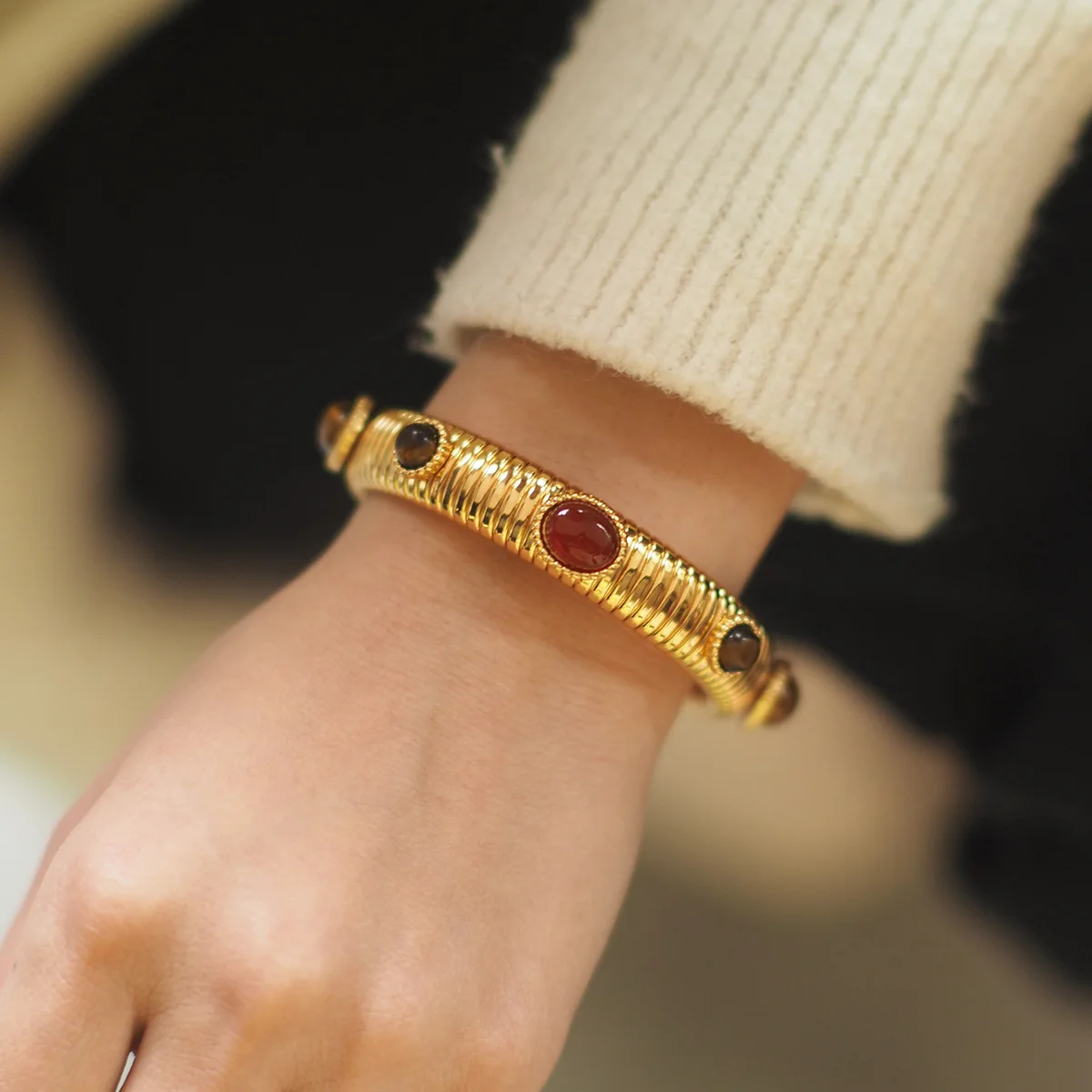 

Niche design, natural stone, European and American style, mid-century bracelet, elastic and adjustable, available in multiple co