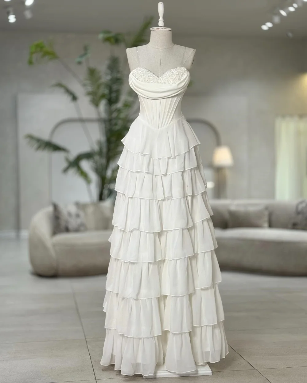 맞춤형 사이즈 가능 쉬폰 티어드 플리츠 A라인 스트랩리스 롱 드레스 맞춤형 행사 프롬 정장 드레스