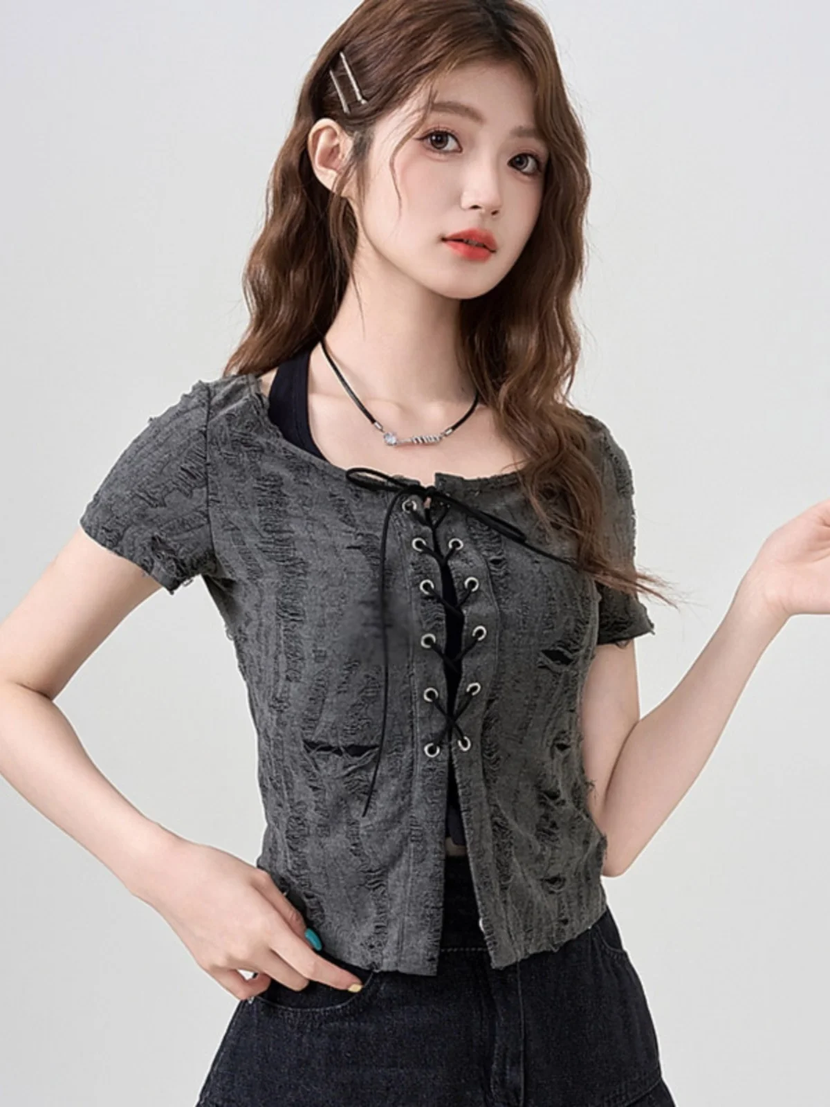 เสื้อยืดสุดแซ่บ หวาน เท่ รู ชุดแฟชั่นฤดูร้อนของผู้หญิง สายรัดหรือ Sve Slim Fit รอบเนื้อเส้นใยโพลีเอสเตอร์ชุดสองชิ้น