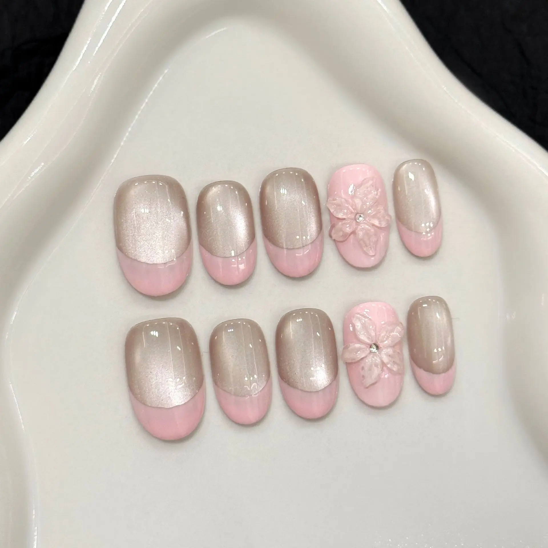 

10pcs Sweet Girls Wearable False Nails Pink French Style Cat's Eyes Handmade Fake Nail With 3D Ice Crystal Flower Press On Nails