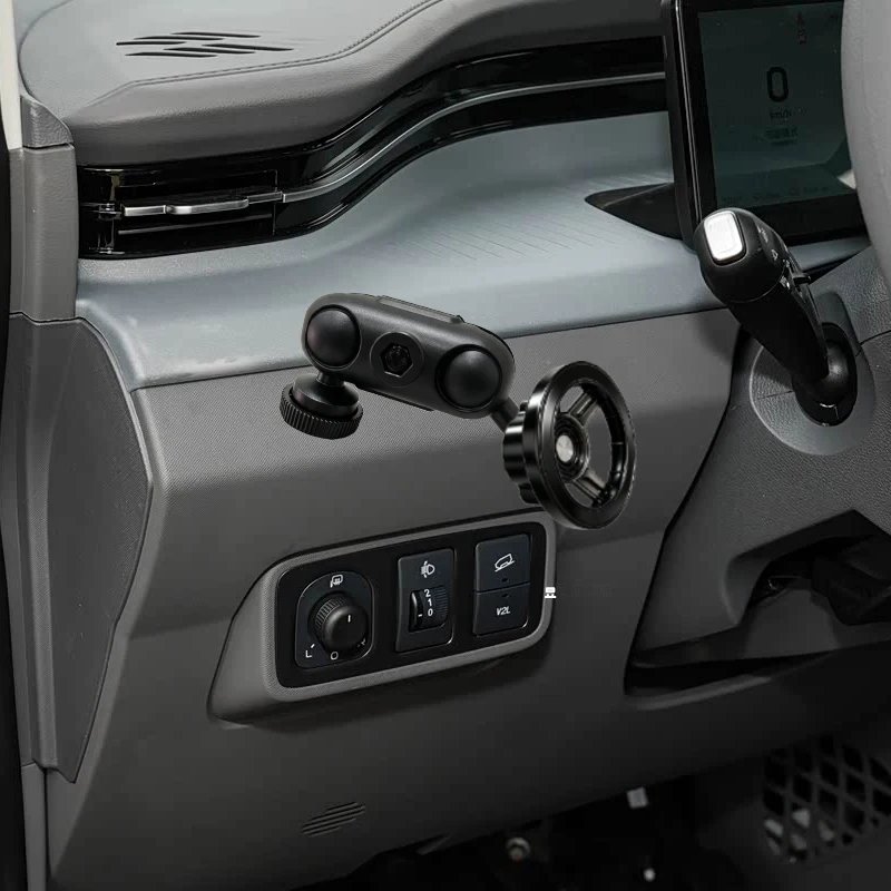 For Foton Xiangling U7/U8/Avin Letu/View i7/View i9 car phone holder hands-free navigation phone clip holder