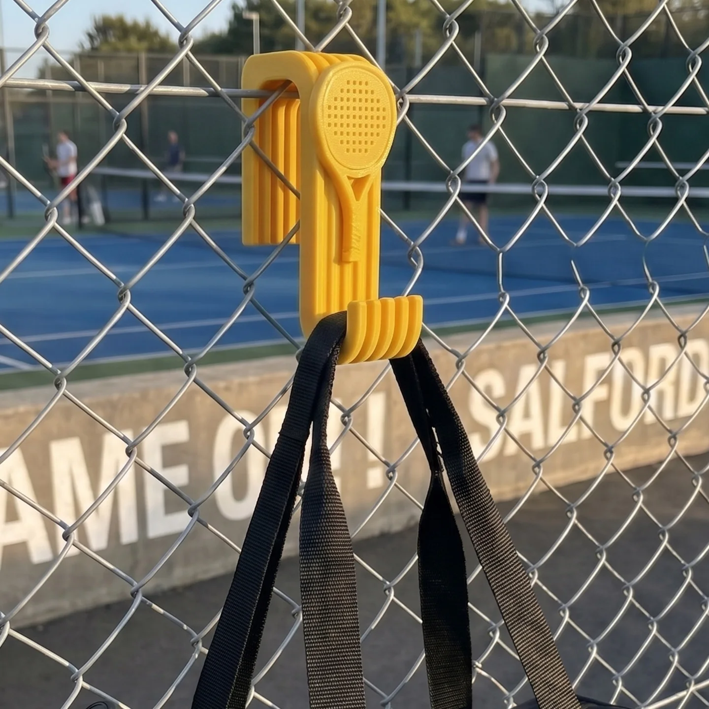 Robuster Tennisplatz-Zaunhaken, Starker Maschendrahtzaun-Taschenhalter für Sportausrüstung, in Mehreren Farben Erhältlich