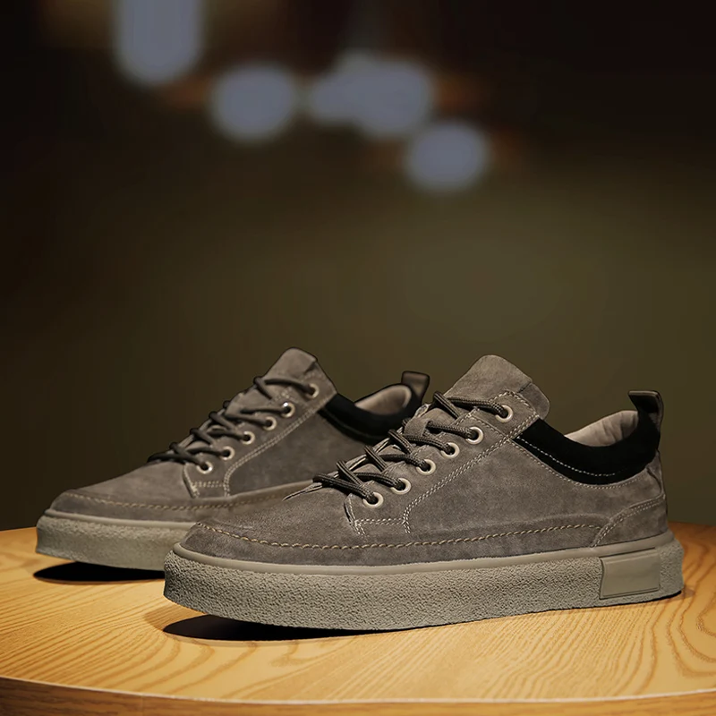 

Мужские повседневные туфли. Классический повседневный молодой стиль. Модная уличная обувь для работы или офиса. Модная качественная натуральная кожа.