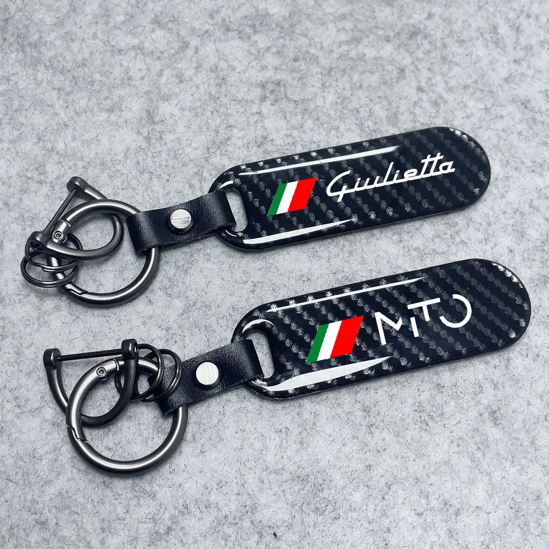 Car Keychain Carbon Fiber Zinc Alloy Keyrings For Alfa Romeo Giulietta Mito Romeo 4C MITO 156 Giulia Sportiva Car Accessories