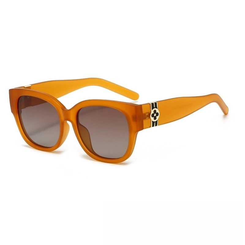 

​​2025 Retro Small Frame Sunglasses Unisex, Polarized UV400 Lightweight for Street Fashion & Driving​​