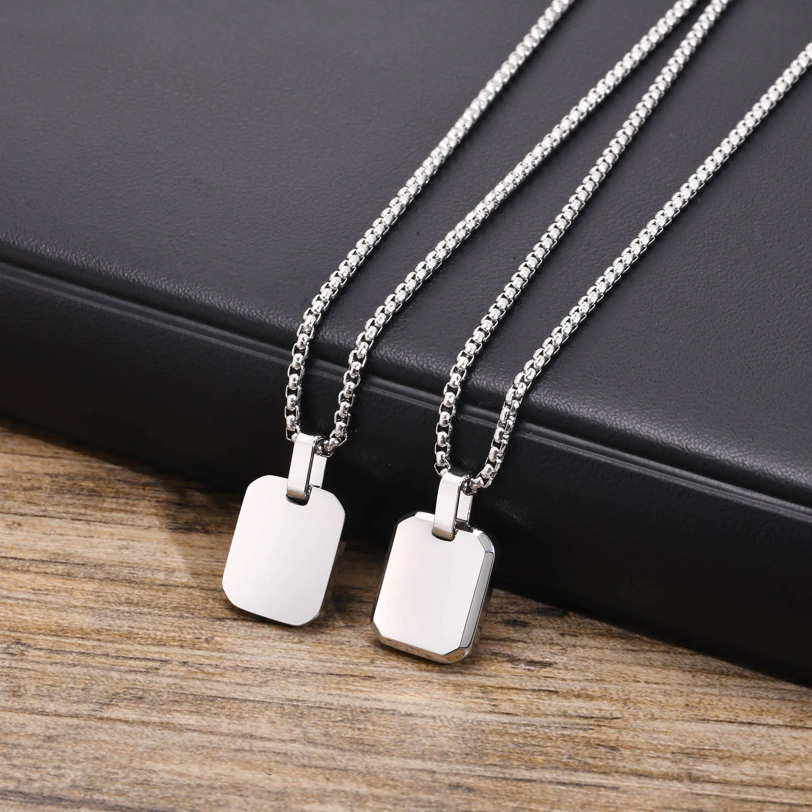 Vnox Free Engraving Unisex Geometric Necklaces, Thick Stainless Steel Square Pendant with Box Chain, Customize Women Men Jewelry