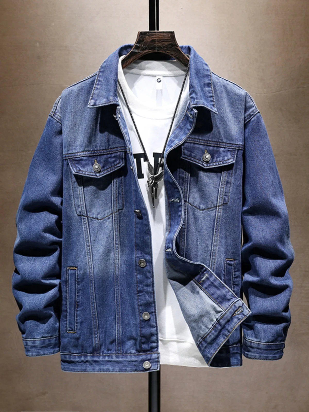 

Американская повседневная джинсовая куртка свободного кроя с длинными рукавами и отложным воротником для молодежи, мужская верхняя одежда для весенне-осеннего сезона, модная