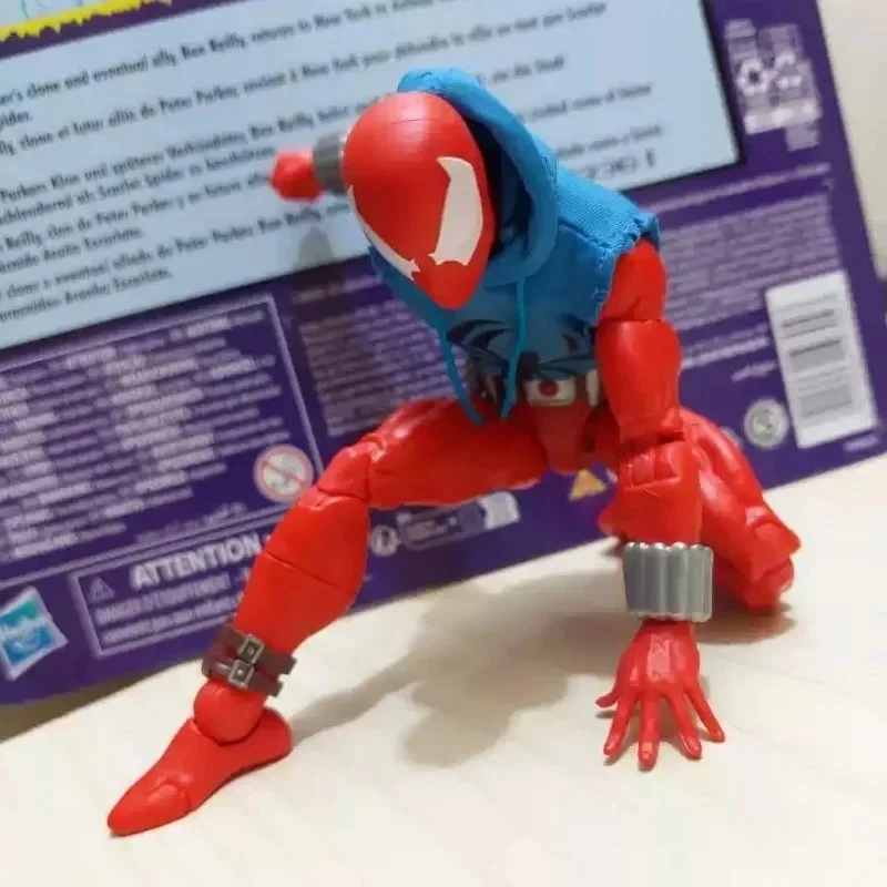 Nowe zabawki Ct Anime Spiderman Figurka akcji Mafex 1818 Scarlet Spider Niesamowity Spider-Man Wersja komiksowa Model Zabawki prezentowe