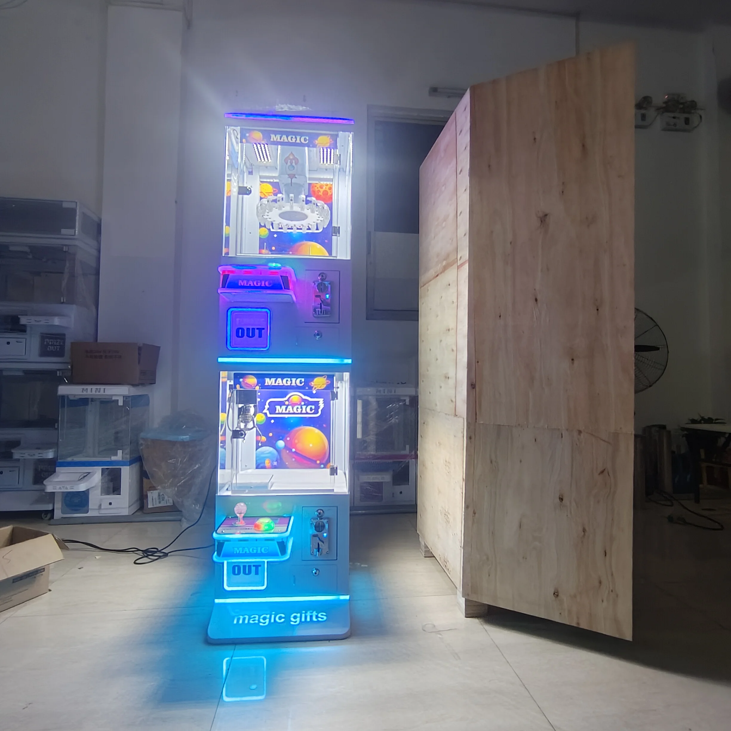 Claw Machine Magic Gifts 2-Tier Stacked Prize Vending Machine Coin Operated Neon LED Light Arcade Game Unit for Game Center