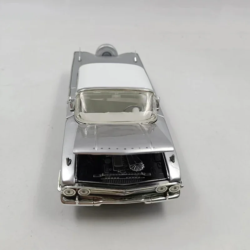 JADA 1/24 Scale 1960 IMPALA LOWRIDER SERIES STREET LOW DIECAST MODEL Toy Vehicle Adult Fans Collectible Gift