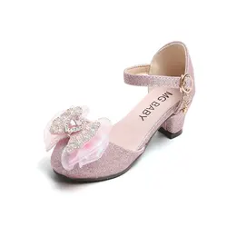 Sandali per bambini scarpe da principessa a farfalla per bambini per ragazze scarpe da prestazione in argento per bambini nuovi di estate per bambini scarpe dorate