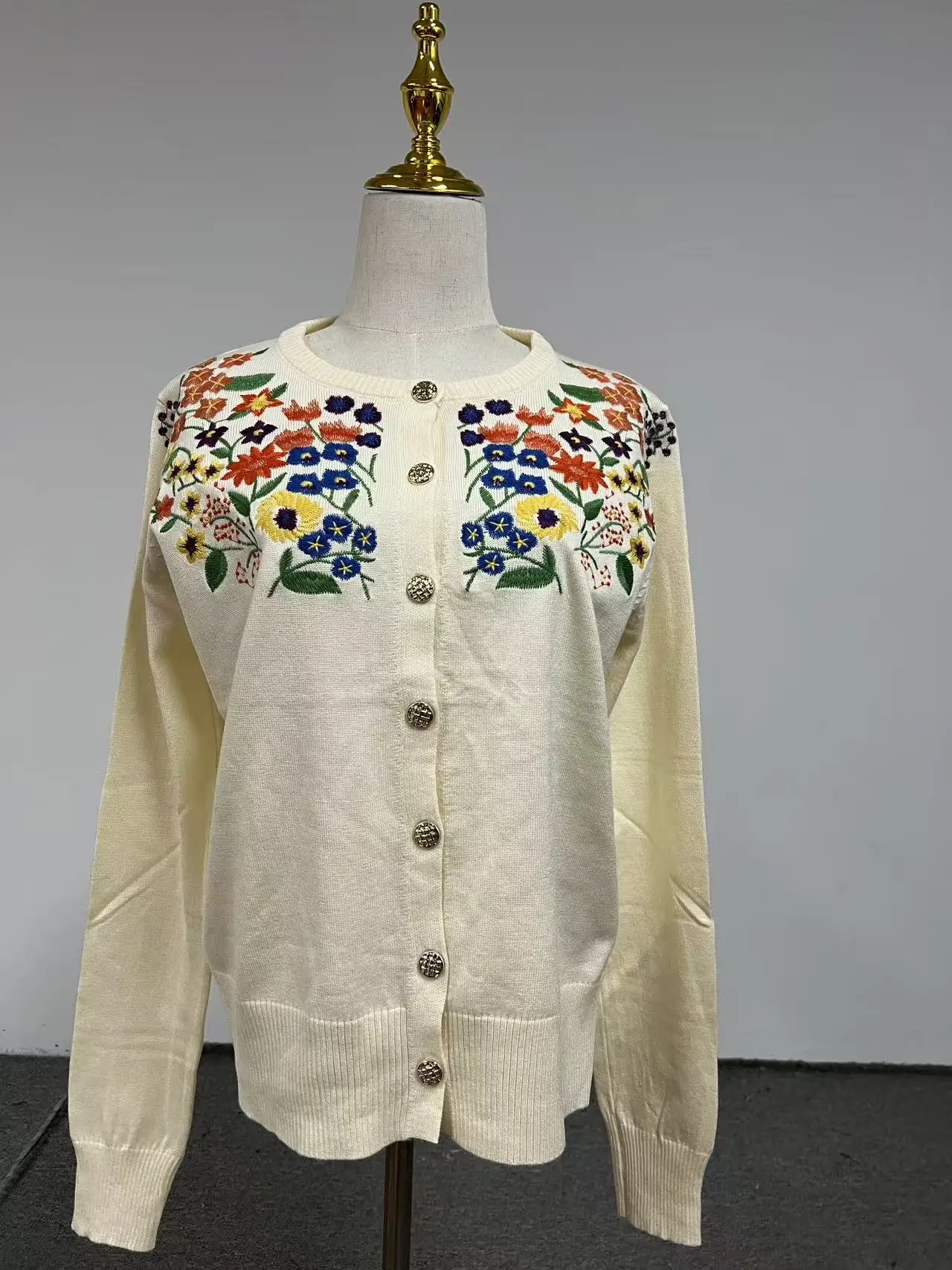 

2025 Women Beige Fair Isle Cardigan Heavy Embroidered Knit Sweater Vintage Loose Pullover Fall Winter Coat