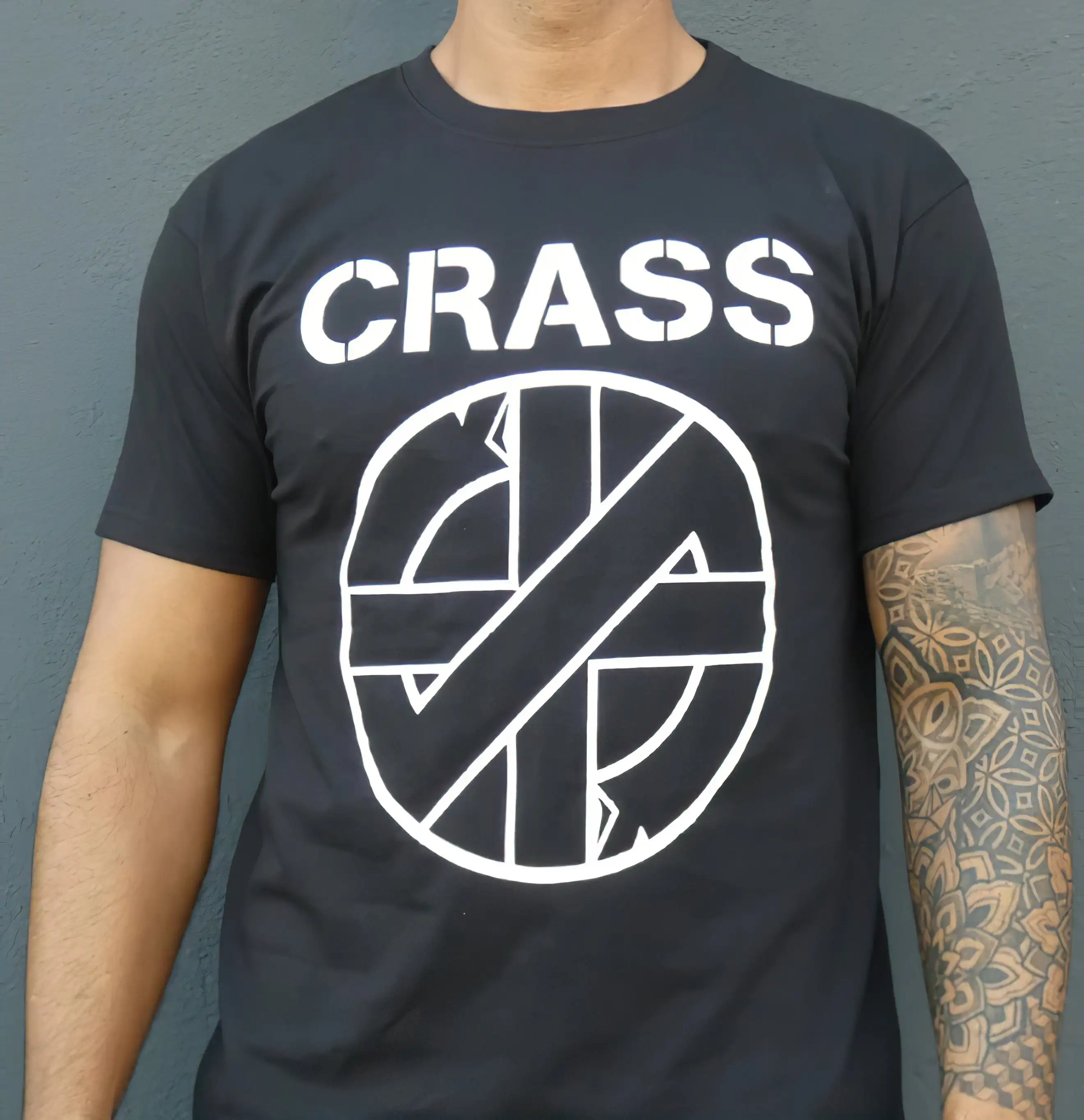 

Футболка CRASS