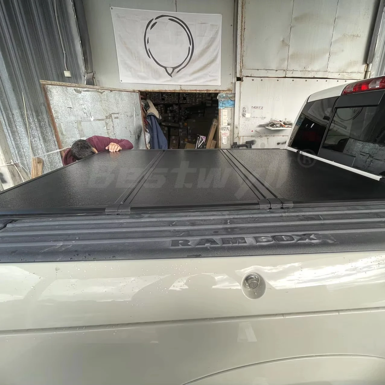 Ute Pickup Undercover Truck Bed Three Tri Fold Aluminum Hard Folding Tonneau Cover for Dodge Ram 1500 With Tool Box Z11