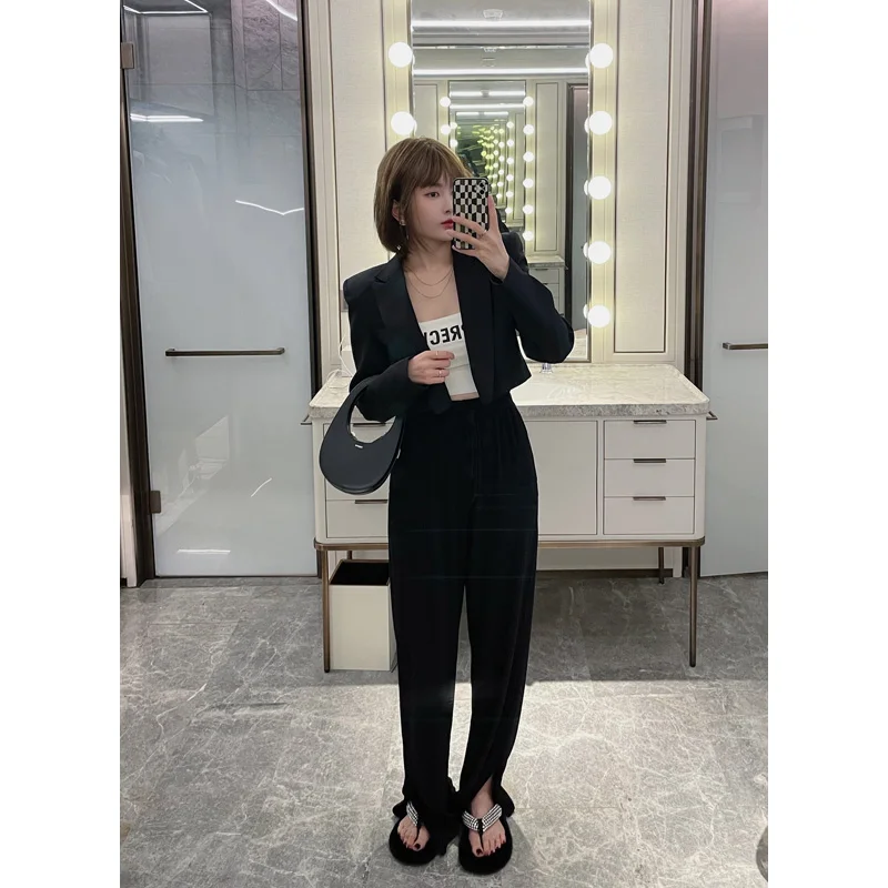 

Elegant Short Sleeveless Women's Jacket Padded Shoulder Long Sleeve Leopard Print Premium Quality Fashion Design