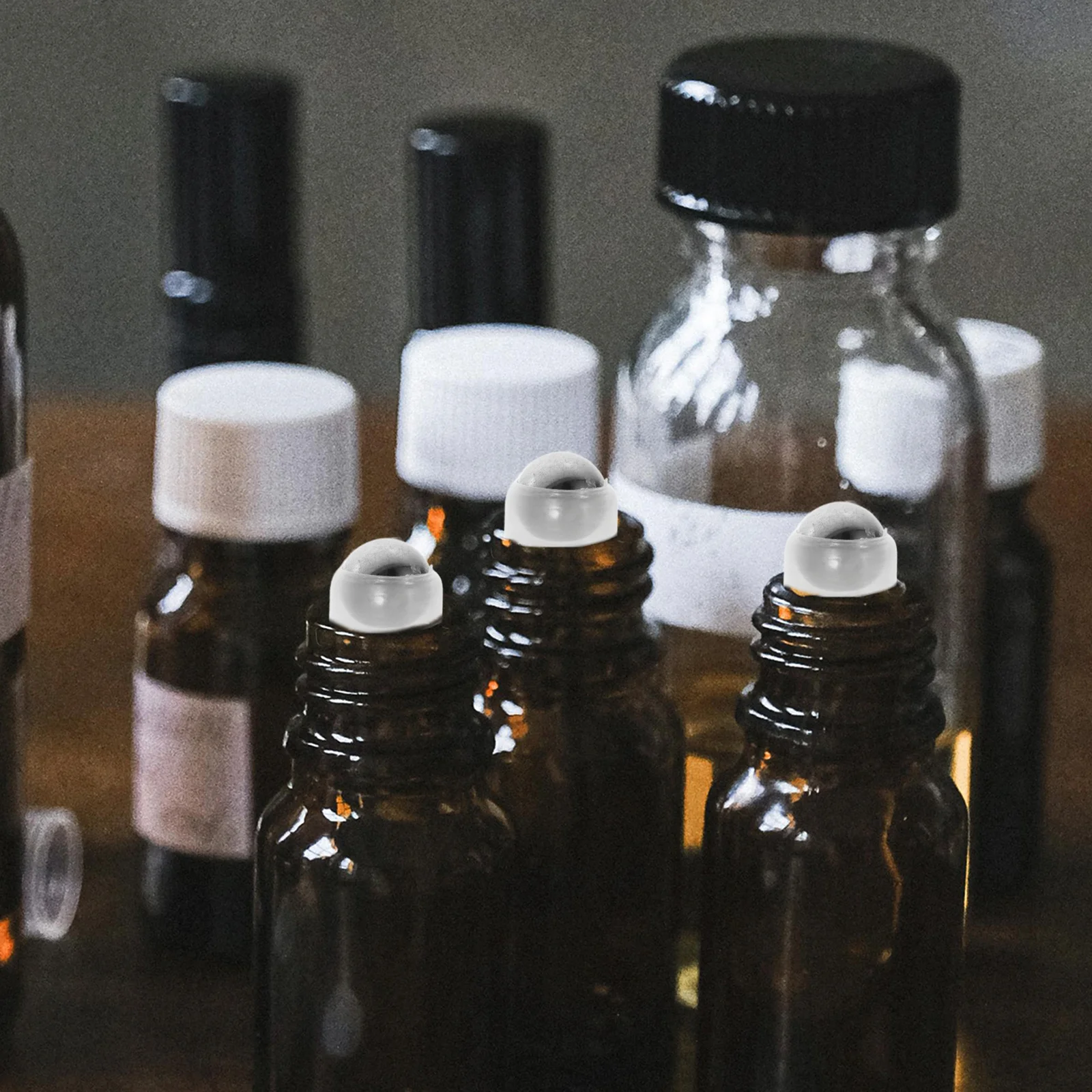 20개 에센셜 오일 롤러 볼 인서트 18 톱니 누수 방지 먼지 캡 리필 가능한 병 DIY 아로마테라피 블렌드 롤러볼 세트