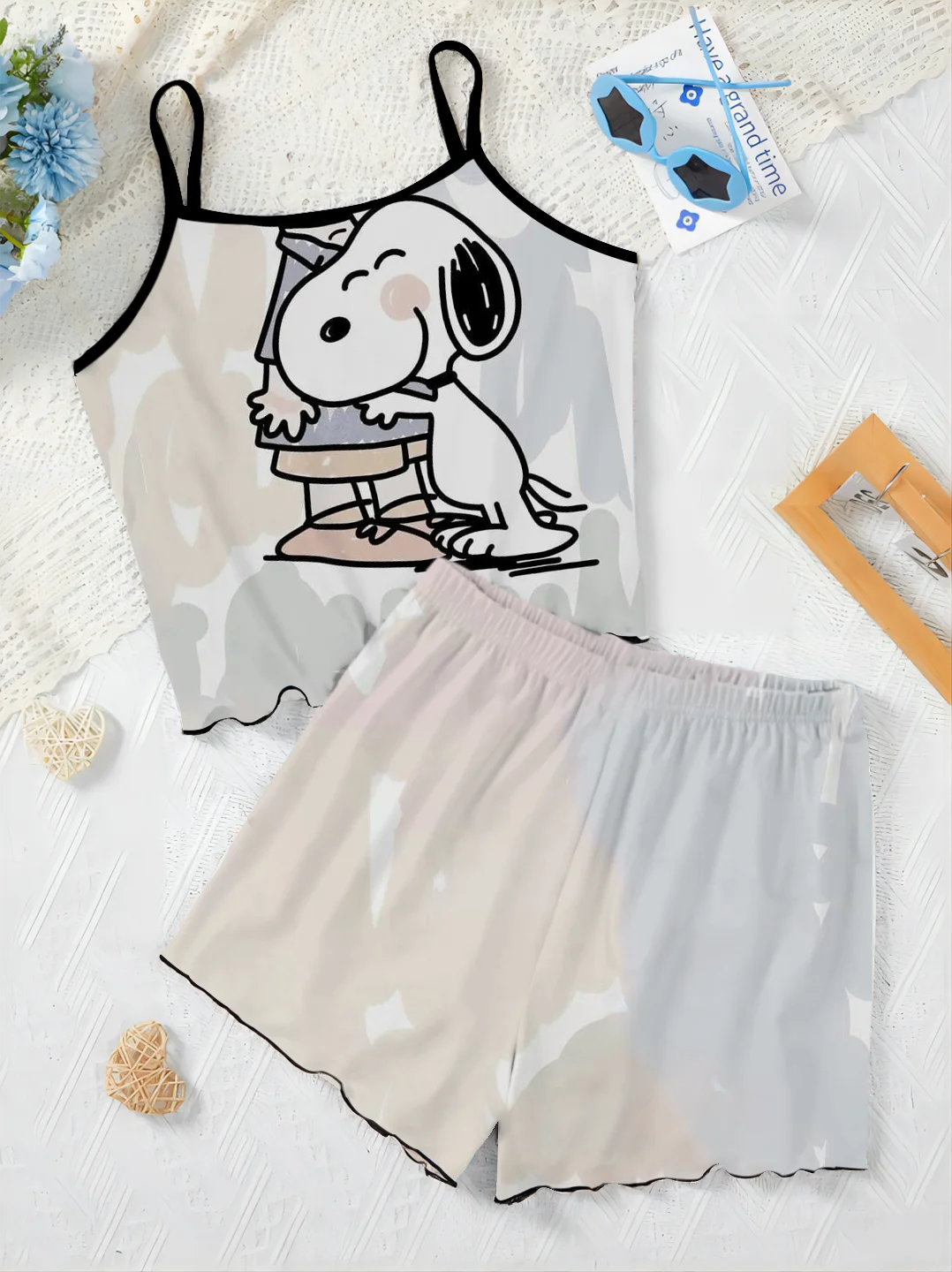 Conjunto elegante de duas peças para mulheres, vestido de deslizamento, camiseta, saia de pijama, Snoopy Top, guarnição de alface, calça curta e chique