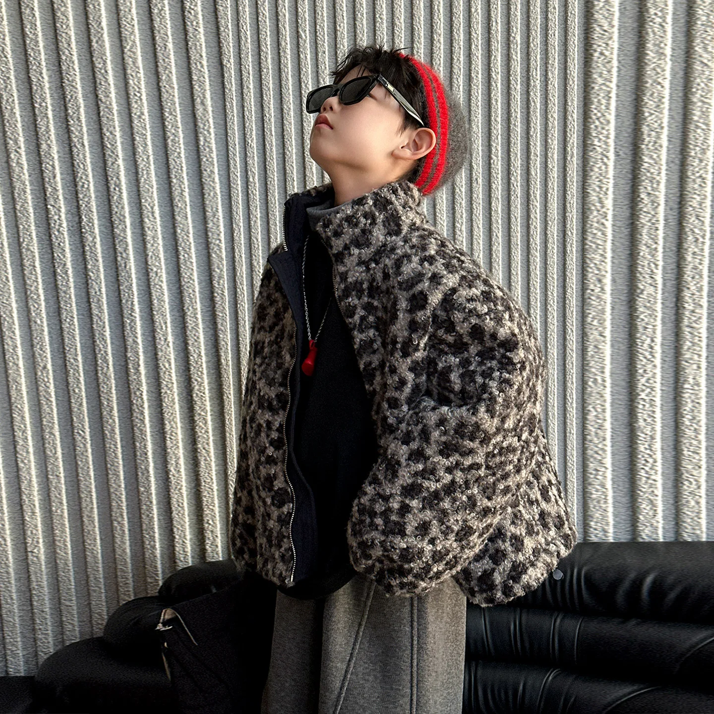 

Утепленная хлопковая куртка для мальчиков с леопардовым принтом, шерстяное пальто, осенне-зимнее, корейский стиль, теплое, модное, с капюшоном, приталенное, для детей