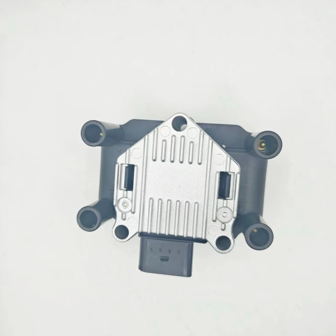 

1 шт. 032905106B Катушка зажигания для A4 A3, для Seat 032905106D 032905106E 032905106F 032905106B 032905106