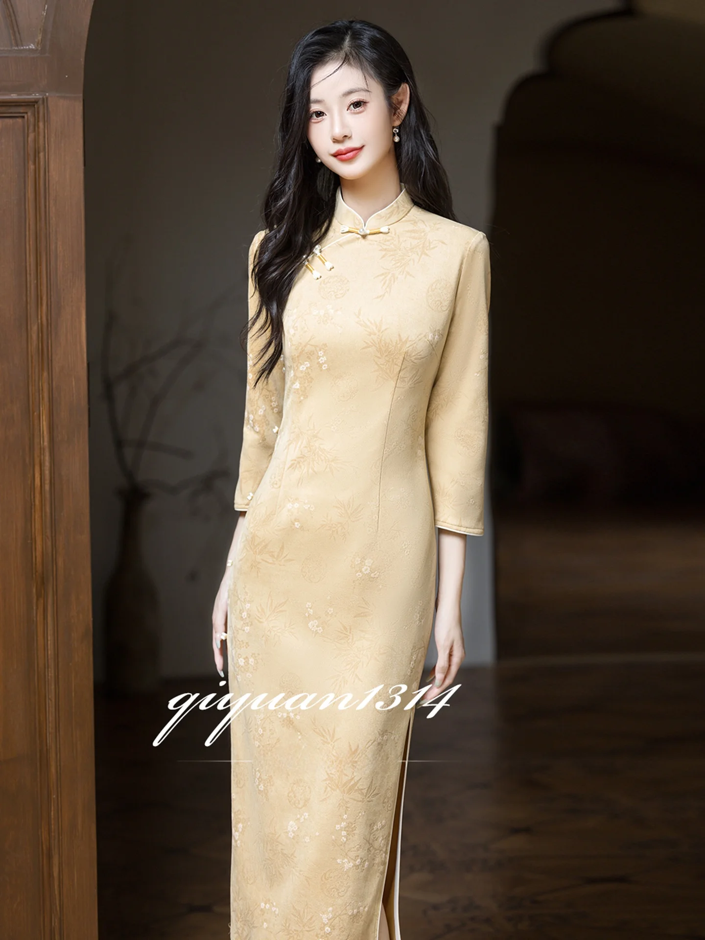 young-sle-jaune-svel-qipao-ele-automne-hiver-chinois-nouveau-tissu-en-velours-sle-fente-haute-usage-quotidien-chaleur