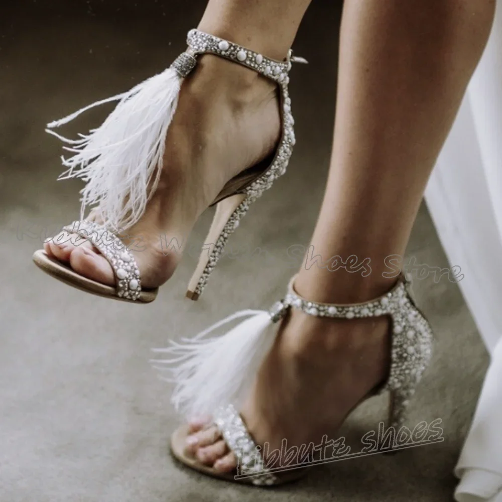 

Глянцевые сандалии с меховыми кристаллами и круглым носком на тонком высоком каблуке, модная роскошная элегантная лаконичная сексуальная женская обувь, новейшее праздничное платье, свадьба