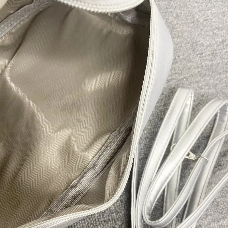 

2025 Y2K Japan Silver Cat Backpack Cute Ita Shoulder Bags Sweet Girl Transparent Pocket Travel Bag Women Crossbody Bag Mochilas