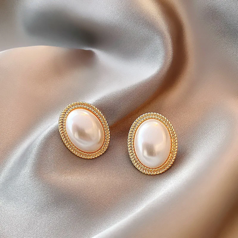 2024 Trendy Unusual Geometric Shape Pearl Clip on Earrings for Woman Non Pierced Exquisite Fashion Jewelry Party