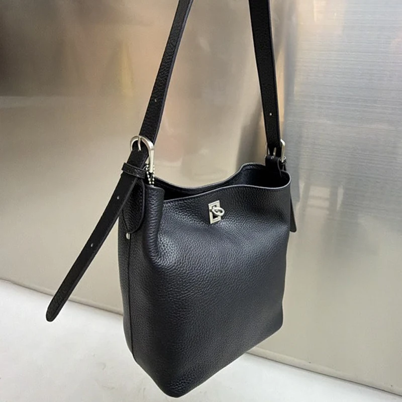 

Маленькие сумки-ведёрки для женщин, дизайнерские люксовые сумочки 2026 года, новинка из спилка с внутренним карманом, на плечо/подмышку