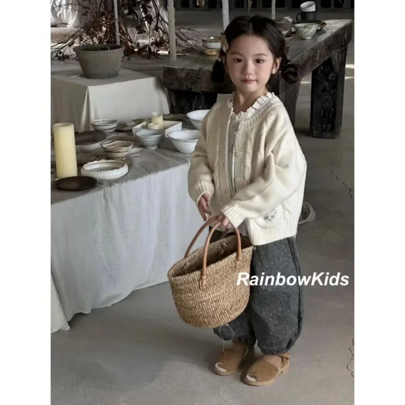 

South Korea Children's Clothing Autumn Clothing New Girls Western Style Children's Embroidery Knitted Cardigan Floral Blouse and