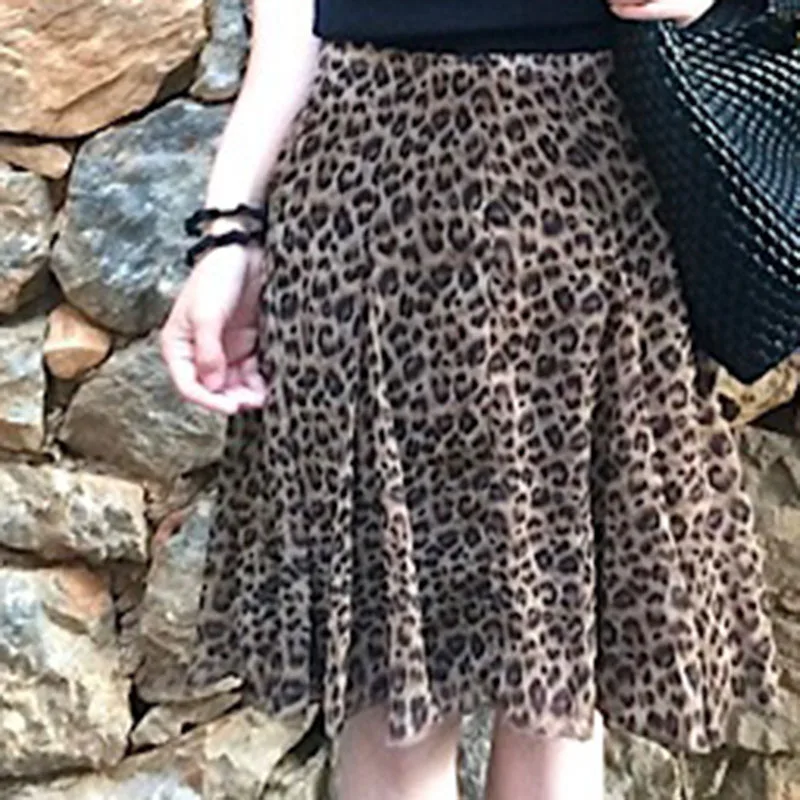 Women Skirts A-line High Waisted Leopard Print Pattern Irregular Edge Elastic Slim Fashionable Retro Daily Versatile Short Skirt