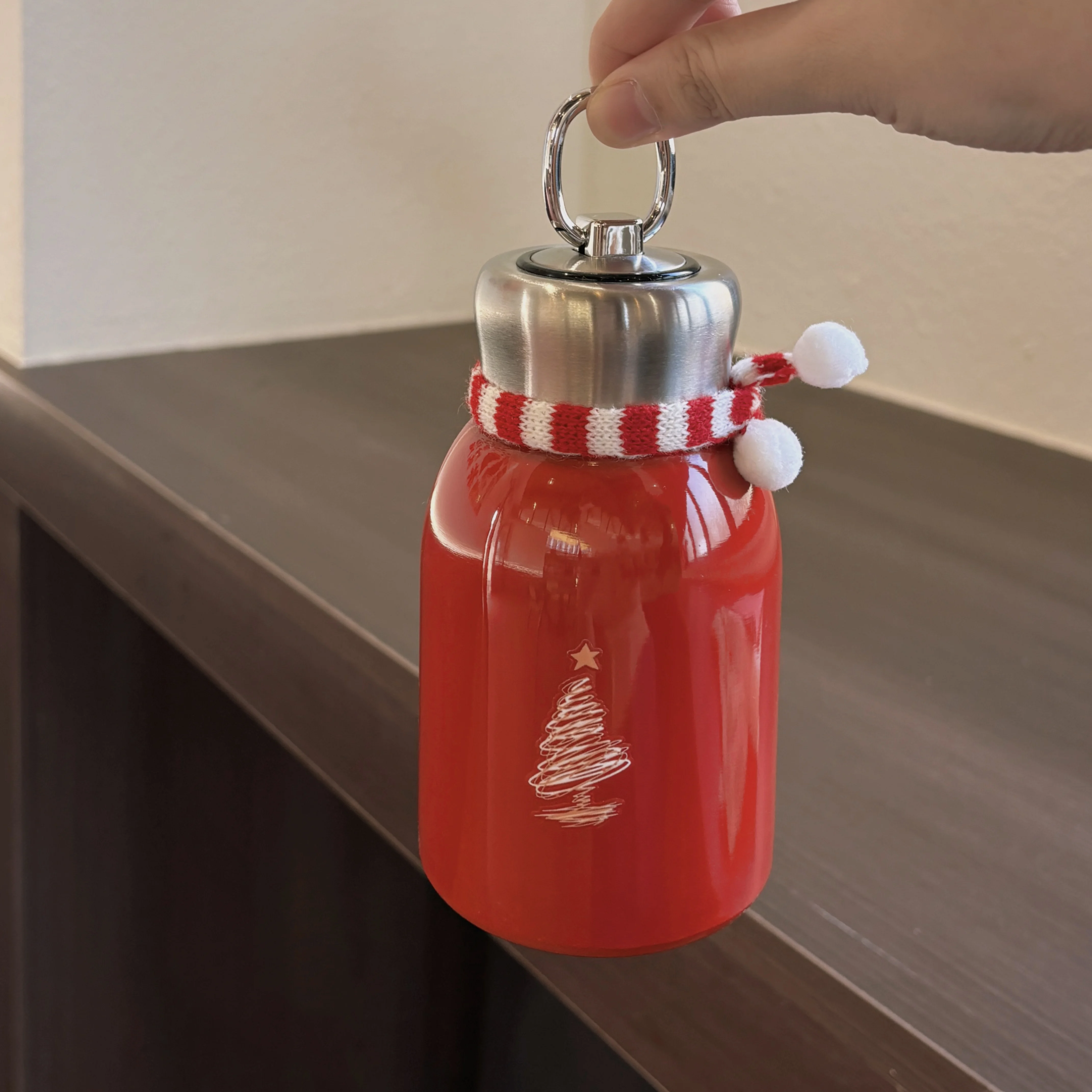 كوب ماء معزول من الفولاذ المقاوم للصدأ لشجرة عيد الميلاد مرسومة يدويًا، كوب طالب محمول مقاوم للحرارة مع هدية جذابة جمالية عالية