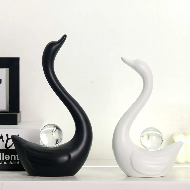 High-end Nordic ceramics high-end swan ornaments living room wine cabinet home craft decorations