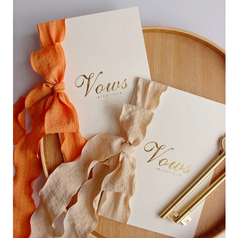 

2Pcs/Set Romantic Wedding Favors Bride And Groom Vows Card with Chiffon Ribbons Gold Pen Book His & Her Photo Props Vow Gift