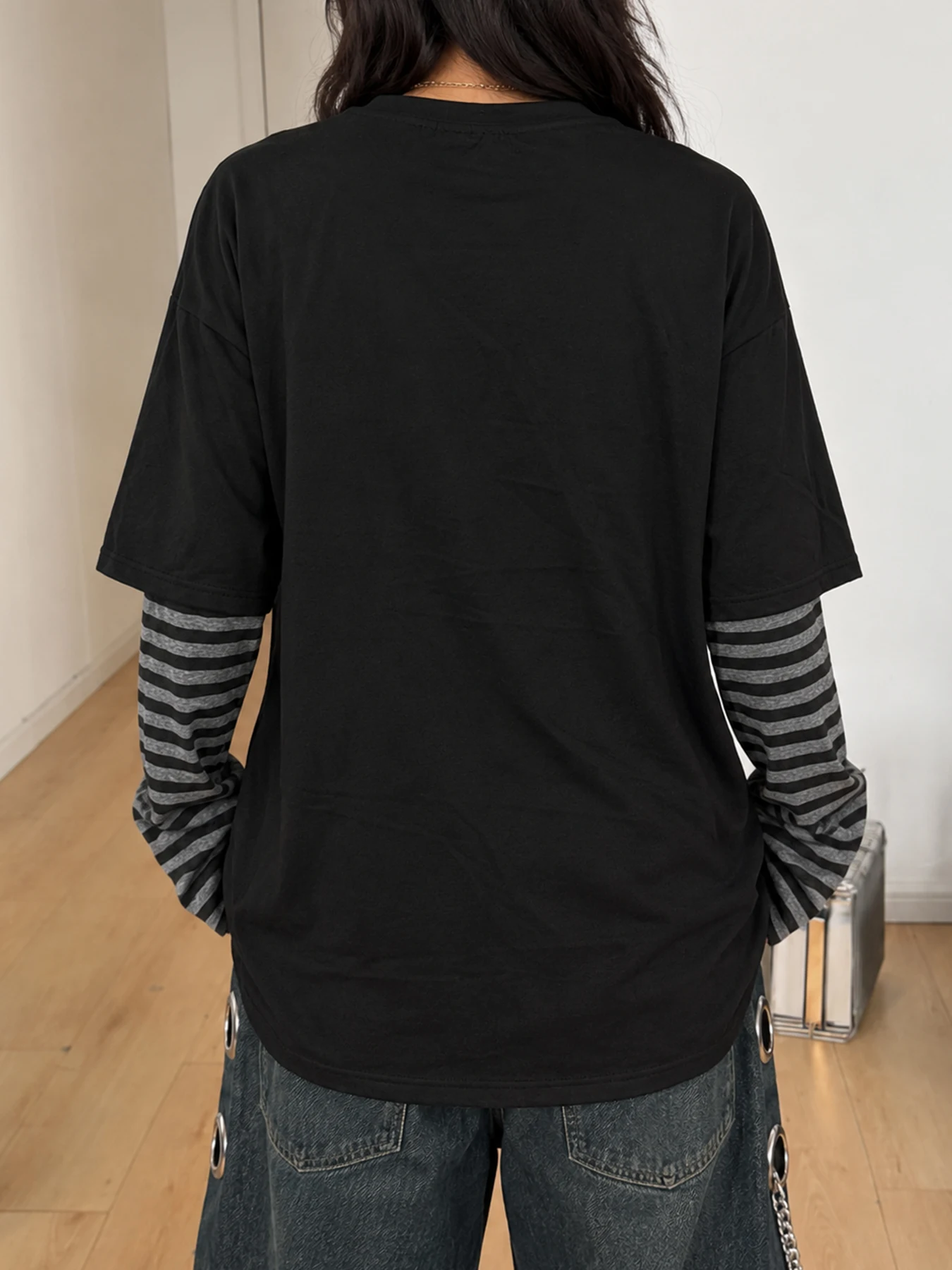 Y2K Gothic Women Fake Two Piece Long Sleeve T Shirt Fashion Wing Cross Print Striped Sleeve Loose Casual Classic Streetwear Tops