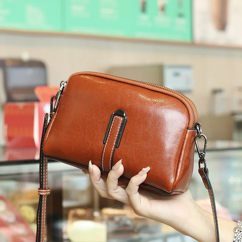 

Genuine Leather Women's Bag Small 2025 New Vintage Fashion All-match Shoulder Bag Women's Niche Crossbody Mobile Phone Bag