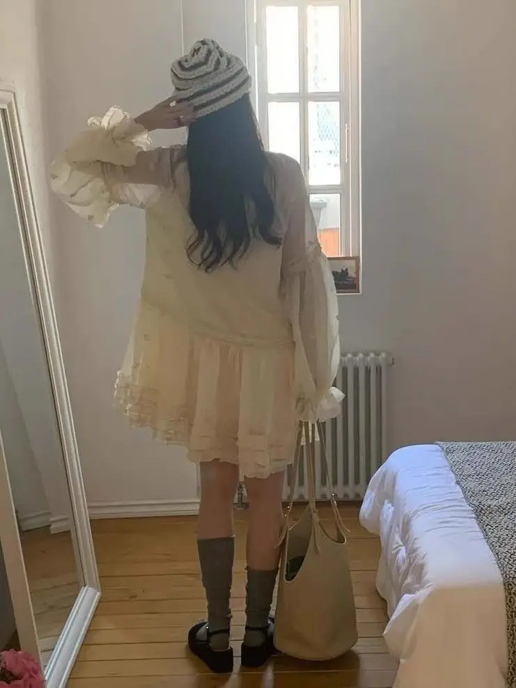 

2026 Spring and Autumn New Sweet Embroidery Crochet Splicing Fungus Edge Horn Sleeve Atmosphere Fairy Dress