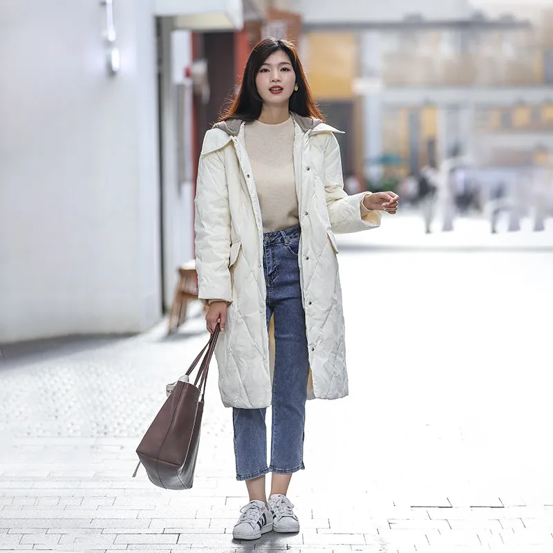 Jaqueta de Pluma Feminina Nova Outono/Inverno 2026, Jaqueta de Pluma com Capuz Tricotada Solta