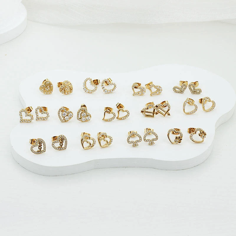 Hollow Heart Moissanite Earrings for Women Cute Love Heart Stud Earrings Copper Fashion Jewelry Gift for Valentine's Day Wedding